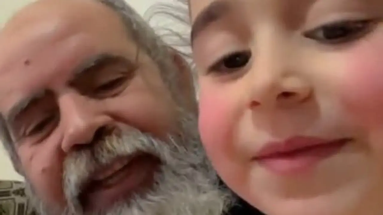 دعوة للعمرة ومنحة.. تركي آل الشيخ يستجيب لمقطع طفلة سورية ووالدها